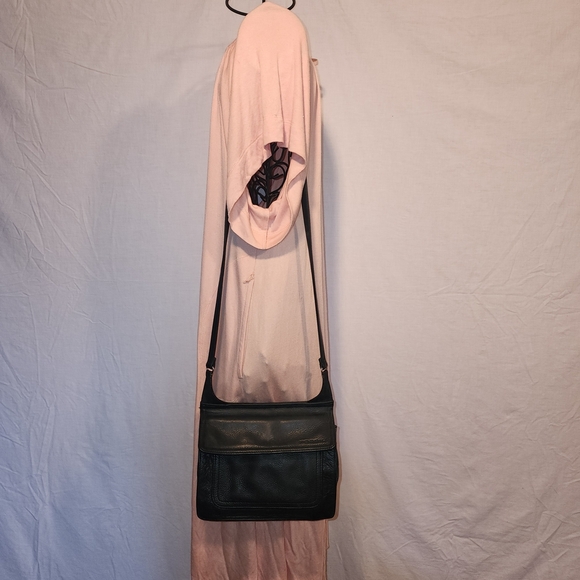 VTG Fossil Black Pebbled Leather Crossbody Shoulder Bag Organizer Flap Purse - Picture 2 of 16